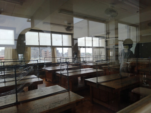 写真：校内見学02