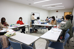 写真：図書整備ボランティア講座02