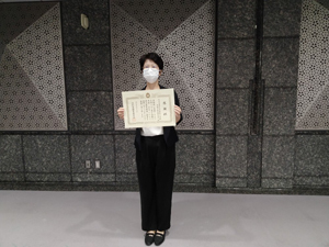 写真：優良家庭教育推進組織の表彰02