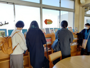 写真：学校運営協議会の視察03