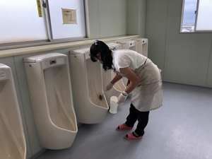 写真：トイレ清掃・手洗い場清掃ボランティア(師勝西小学校)01