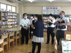 写真：視察(栗島小学校・白木小学校)01