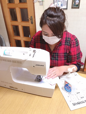 写真：手作りマスク制作ボランティア05