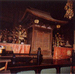 写真：高田寺本堂附厨子