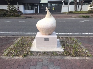 写真:陶でできた像