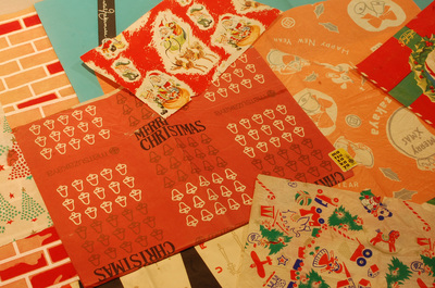 写真：クリスマス柄の包装紙