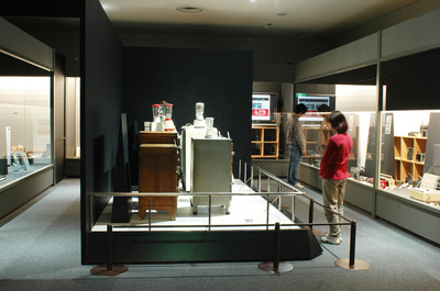写真：特別展示室に配置された家電製品