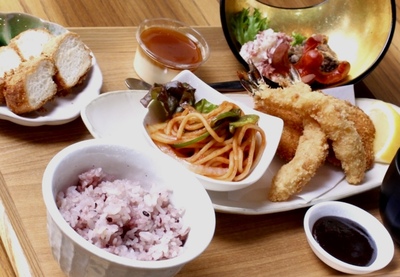 写真：昔懐かしレトロ定食メニュー
