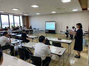 写真：改善に向けた対策内容の協議01