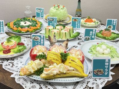 写真：家庭の食卓向けの食品サンプル