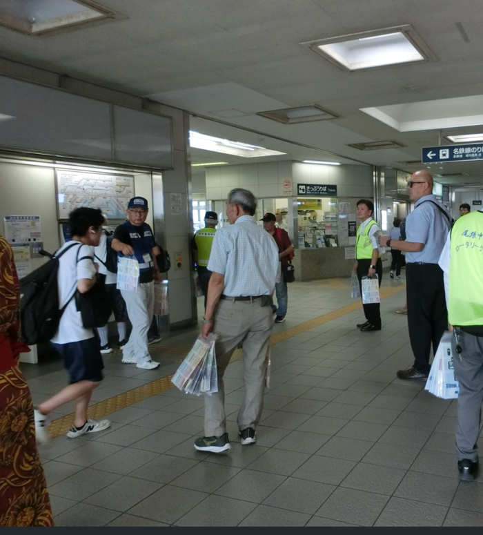 西春駅での啓発活動