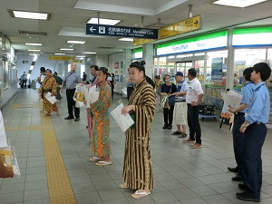 西春駅での啓発活動