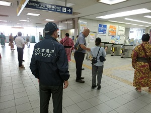 西春駅での啓発活動
