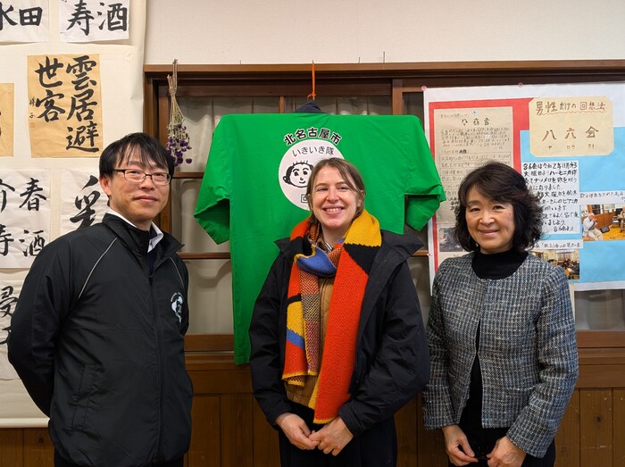 昭和日常博物館長、通訳の方と3人で