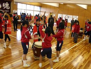 熊野中学校で韓国務安郡の中学生と交流